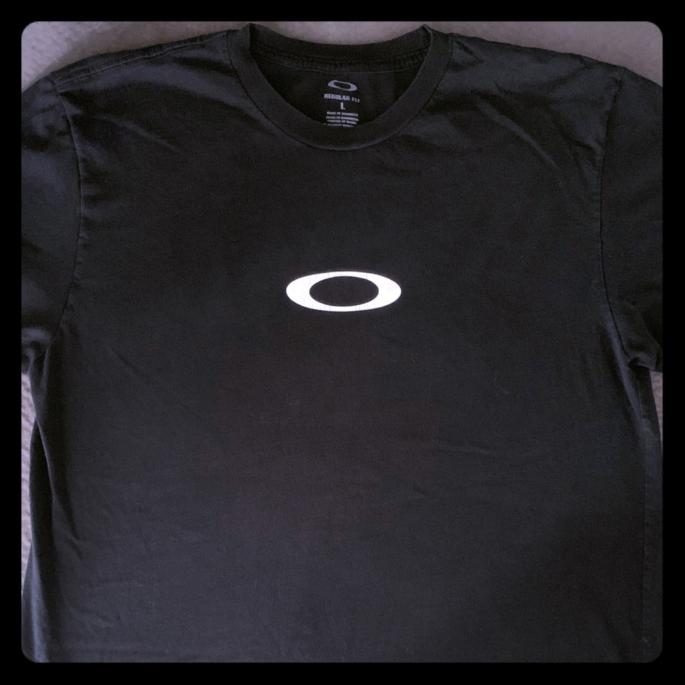 Black Oakley shirt